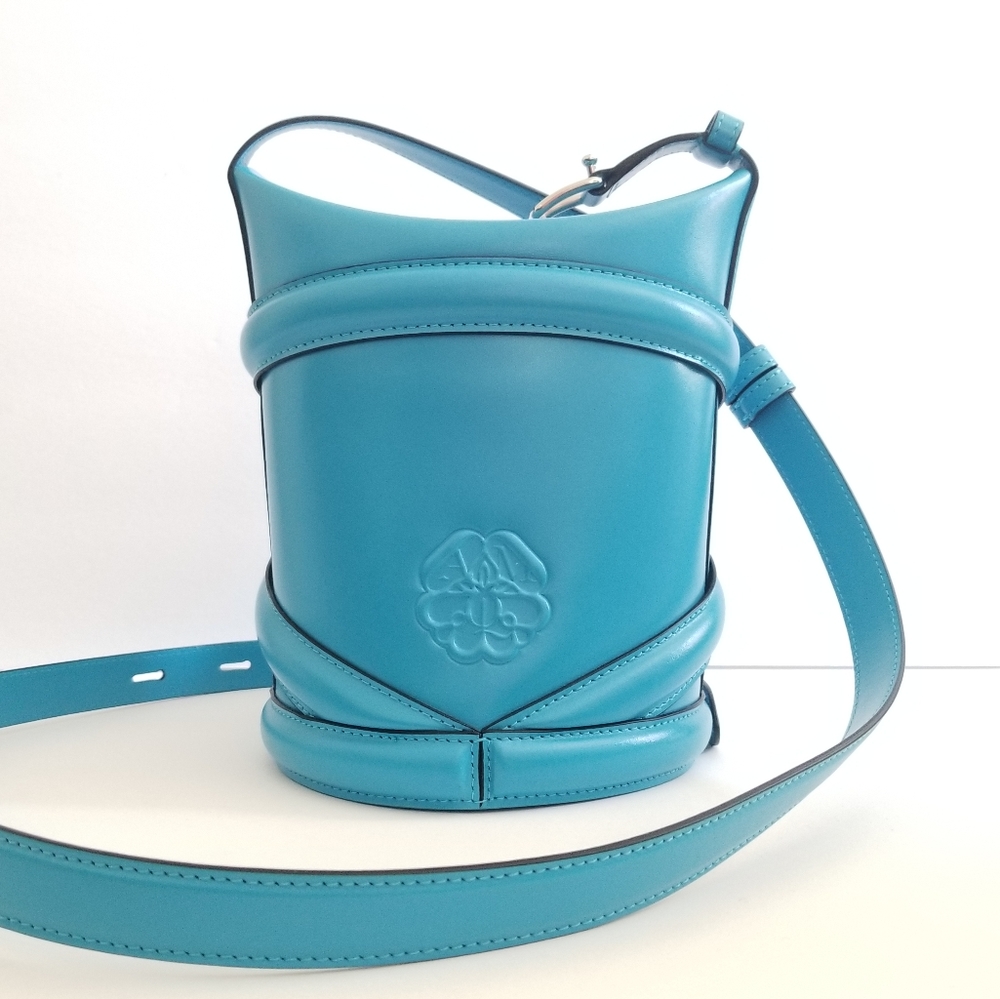 Alexander McQueen The Curve Medium Leather Bucket Bag Azure - Picture 1 of 8
